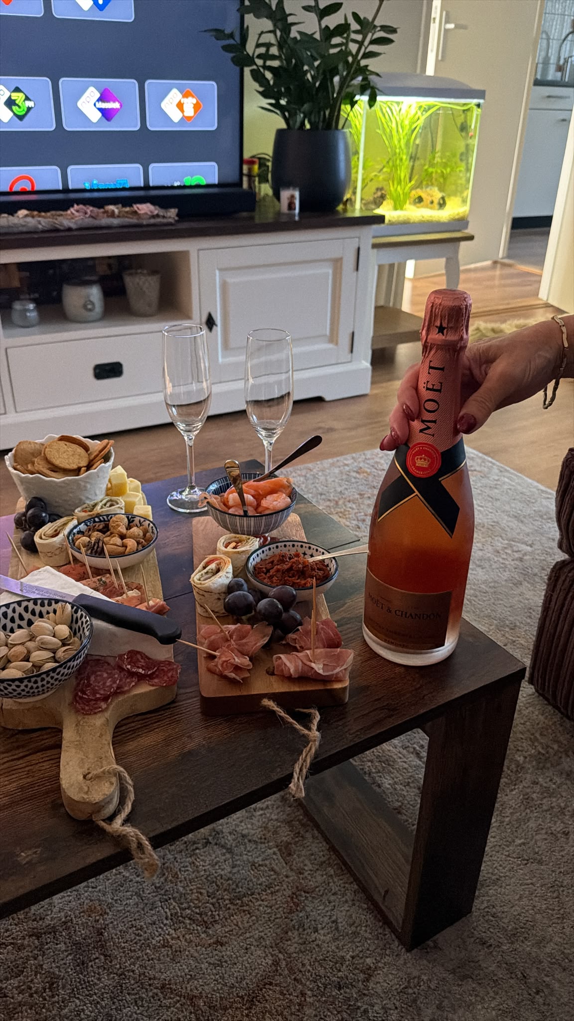 ontvangst-moet-champagne-boyfriend-experience-hand-veronique